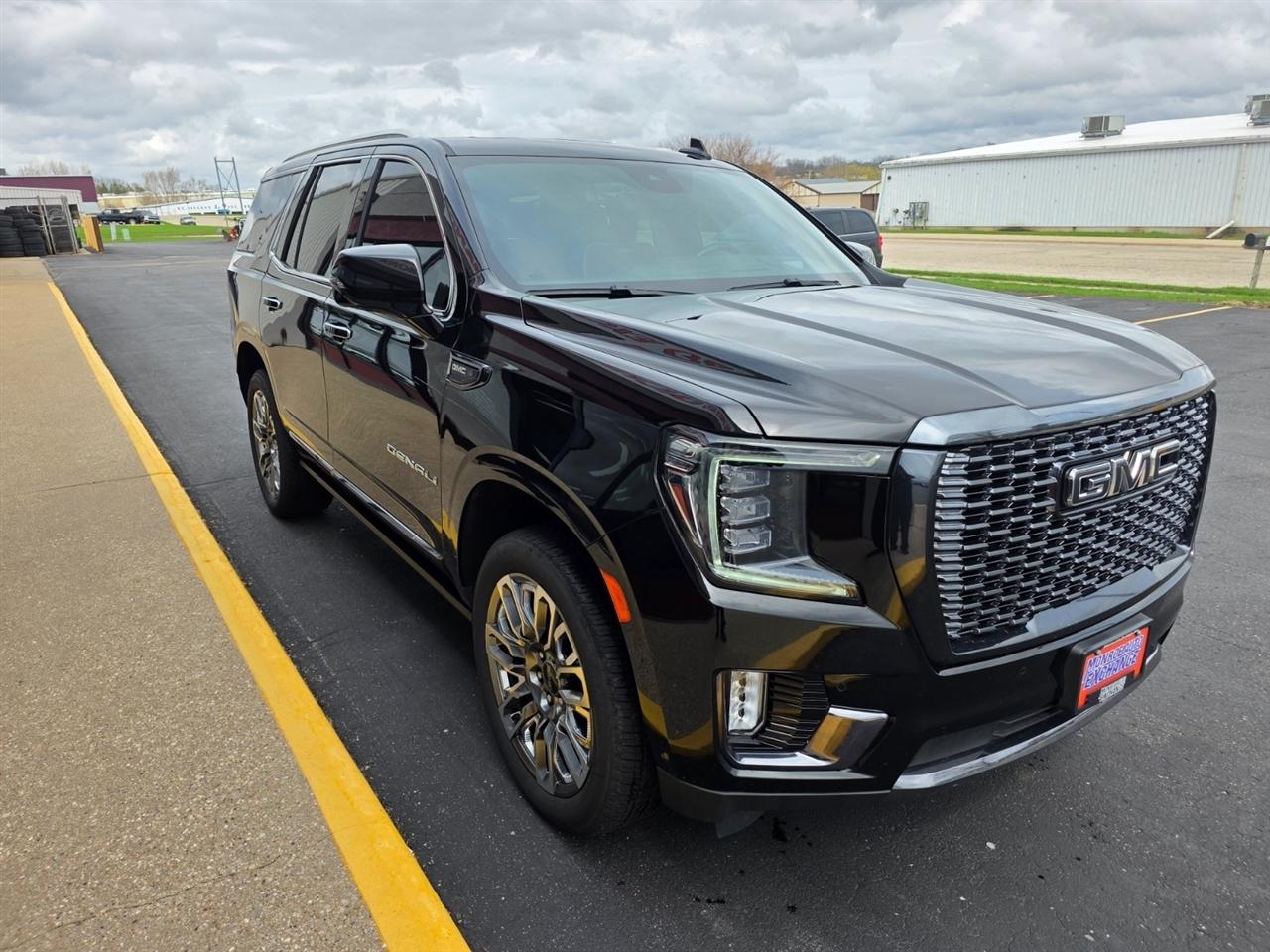 GMC Yukon Denali Ultimate 4WD 2023