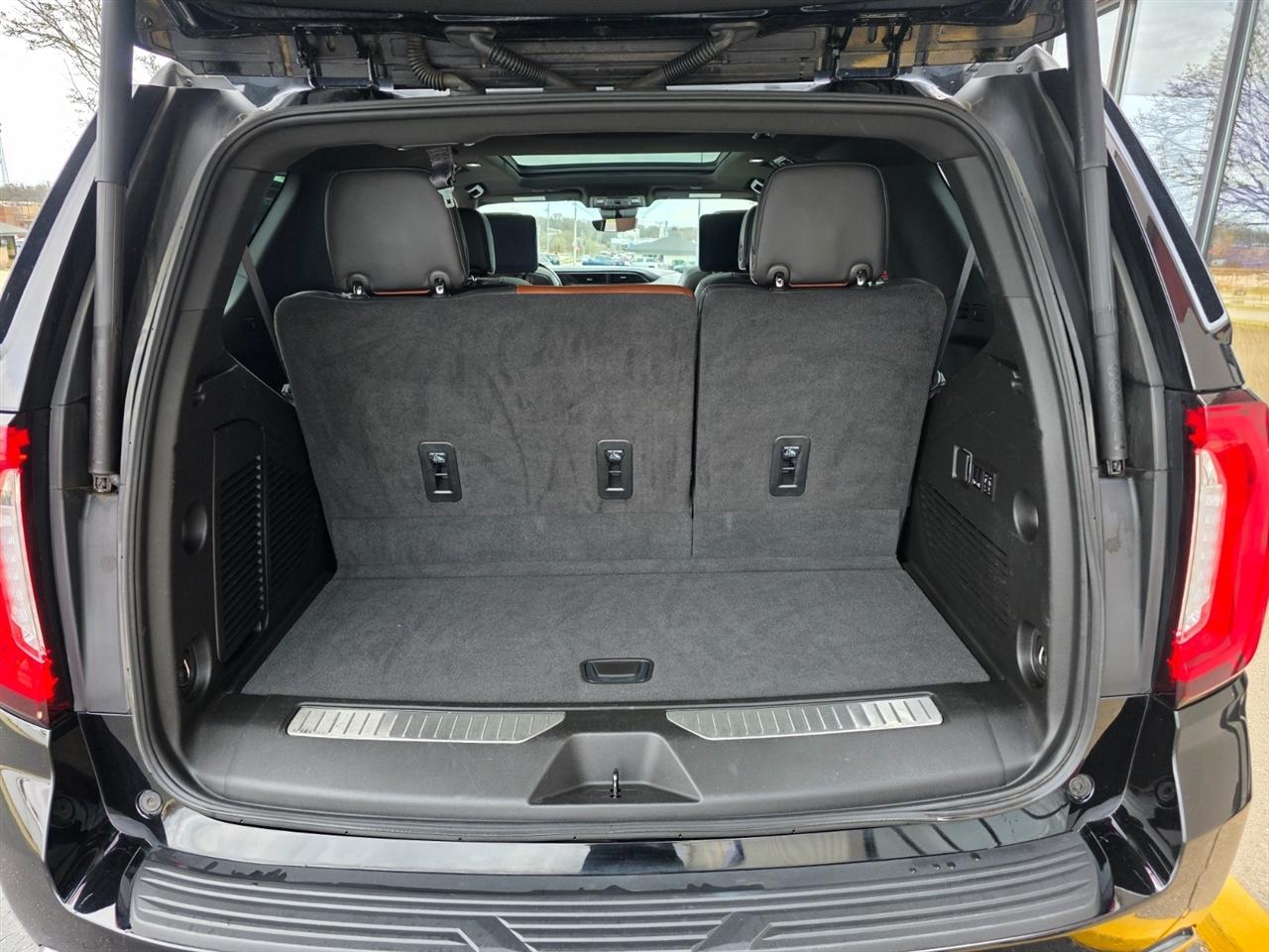 GMC Yukon Denali Ultimate 4WD 2023