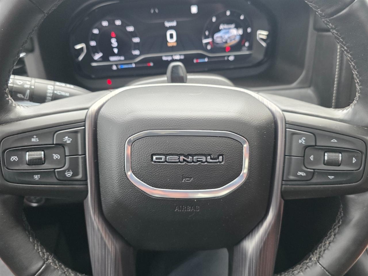 GMC Yukon Denali Ultimate 4WD 2023