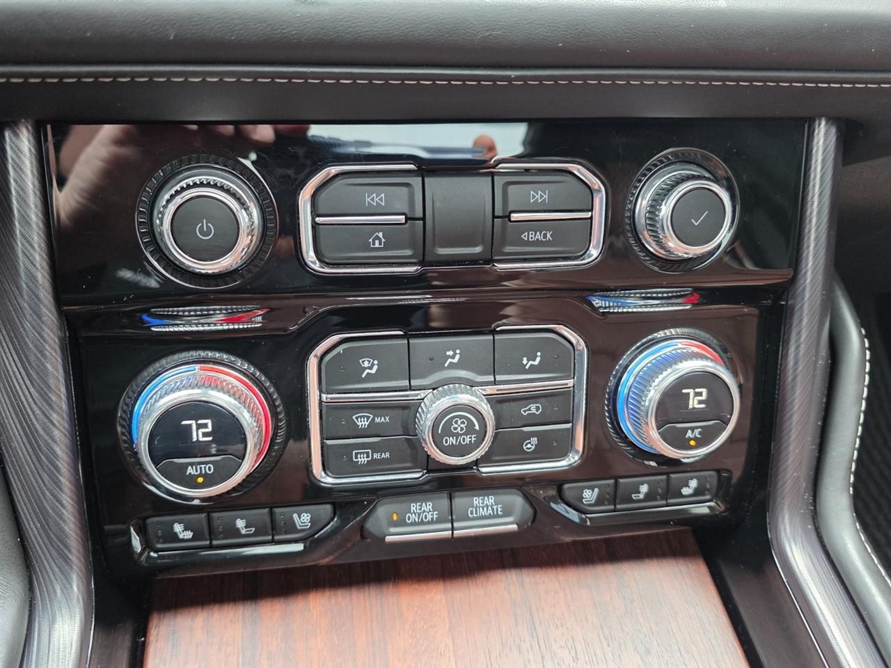 GMC Yukon Denali Ultimate 4WD 2023