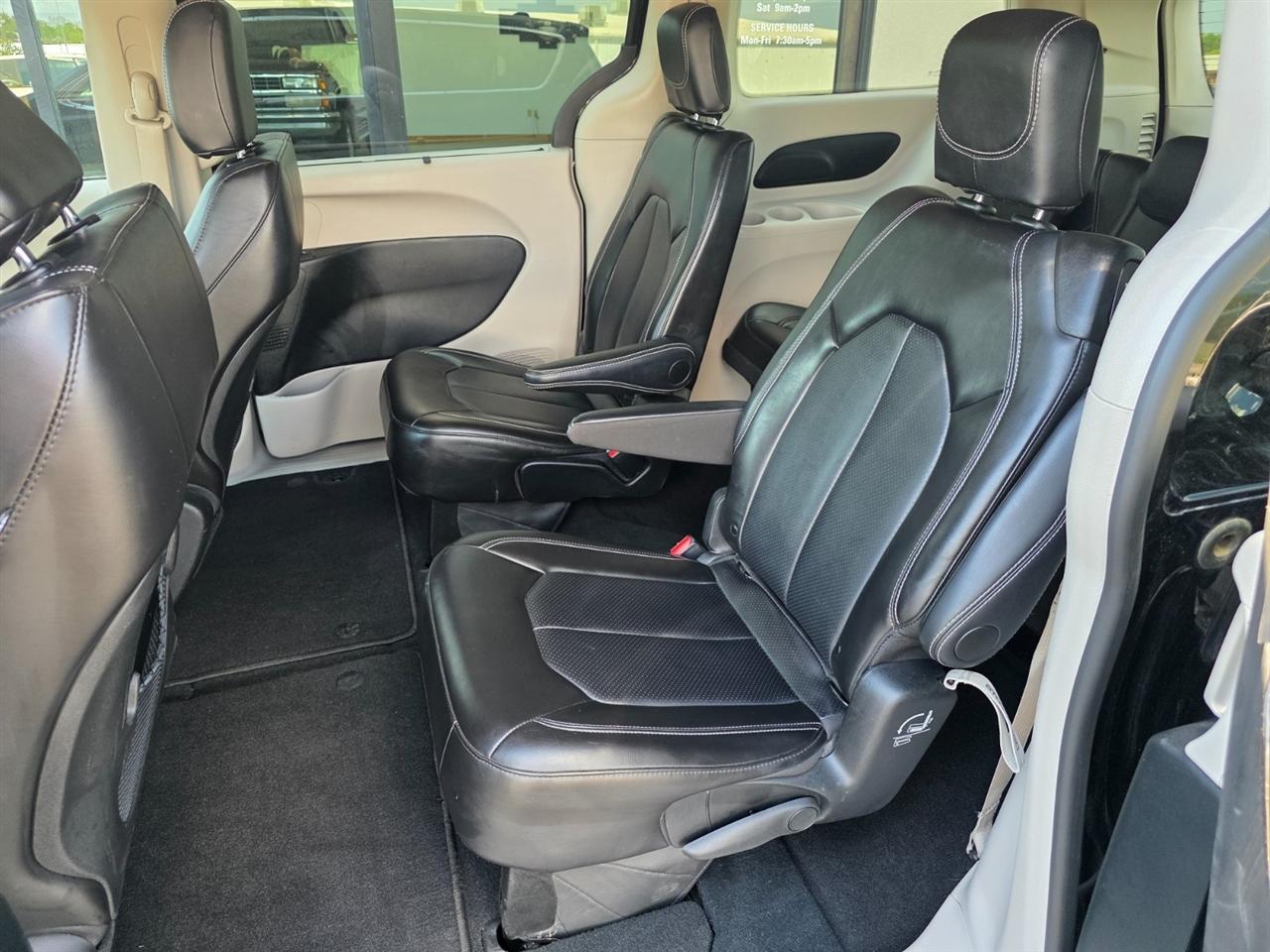Chrysler Pacifica Touring L 2024