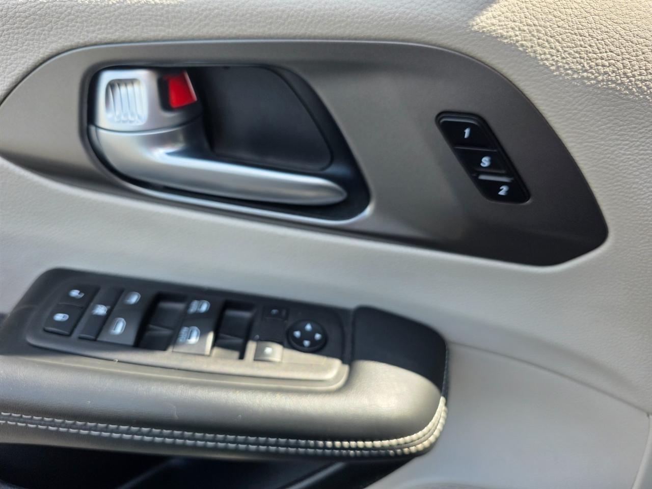 Chrysler Pacifica Touring L 2024