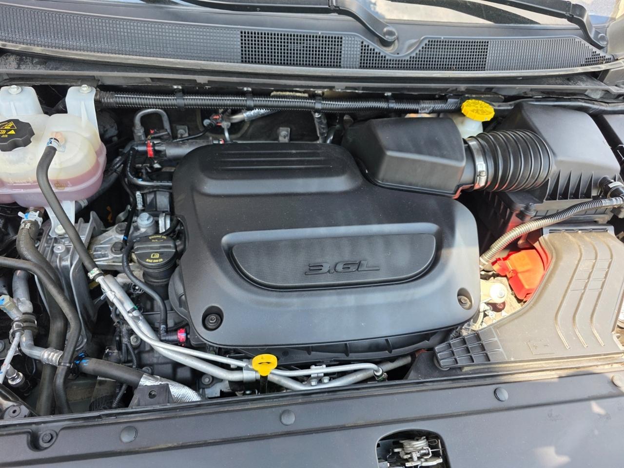 Chrysler Pacifica Touring L 2024