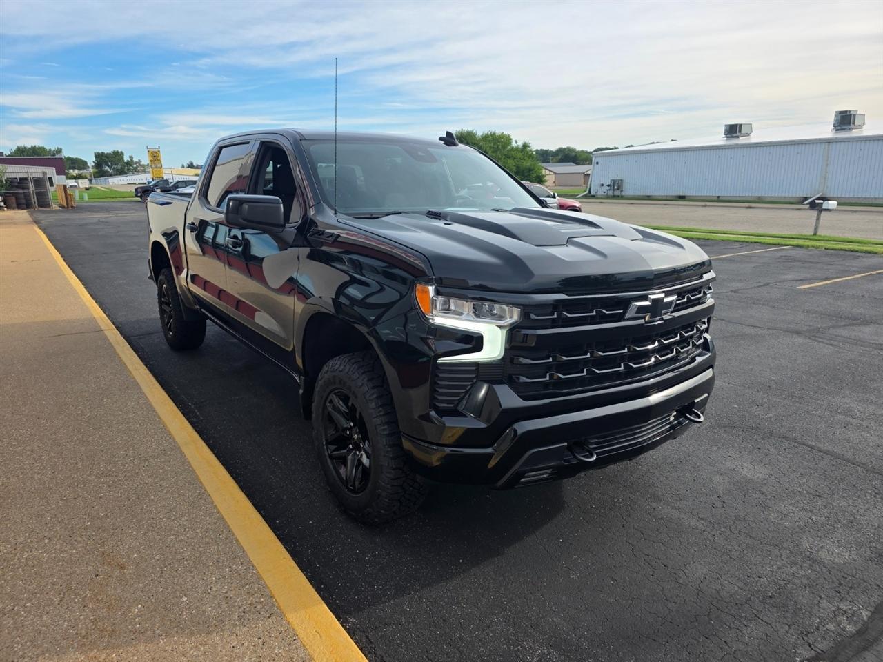 Chevrolet Silverado 1500 4WD Crew Cab 147" LT Trail Boss 2022