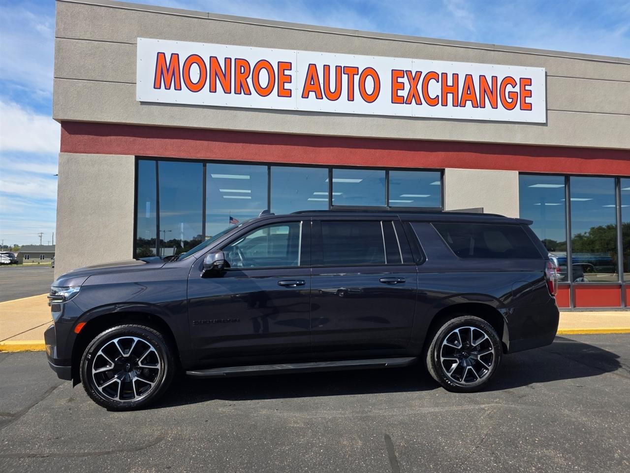 2022 Chevrolet Suburban 4WD 4dr RST
