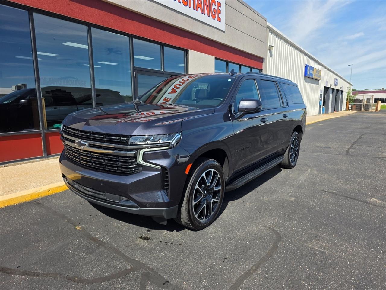Chevrolet Suburban 4WD 4dr RST 2022