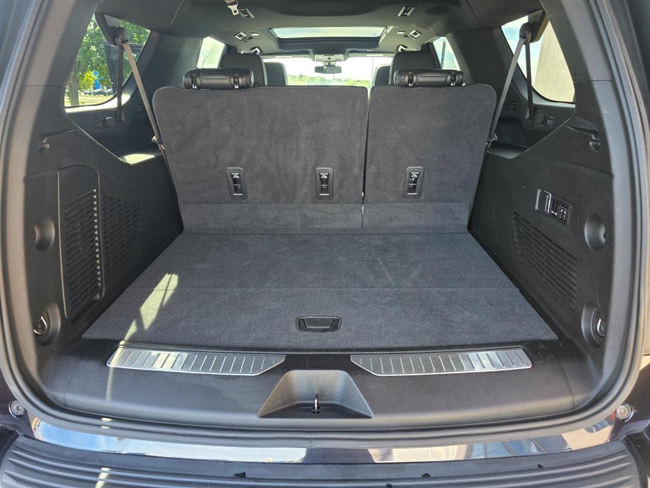 Chevrolet Suburban 4WD 4dr RST 2022