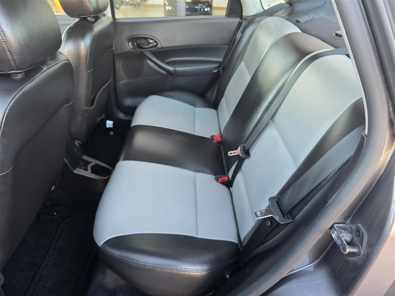Ford Focus 4dr Sdn SES 2007