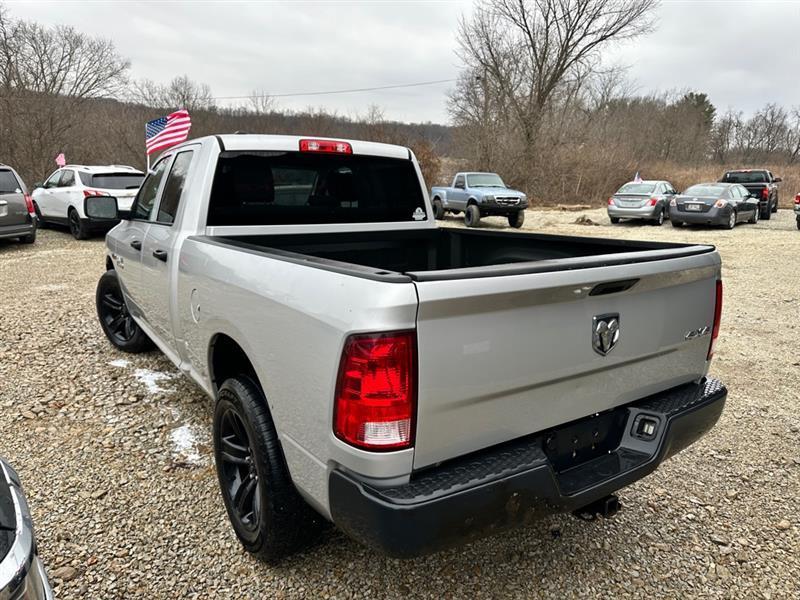 RAM 1500 Tradesman Quad Cab 4WD 2016