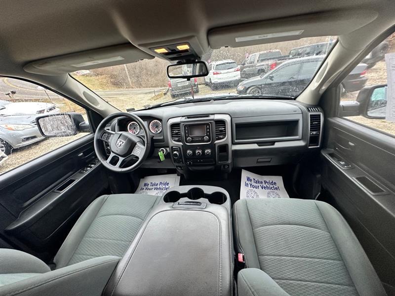 RAM 1500 Tradesman Quad Cab 4WD 2016