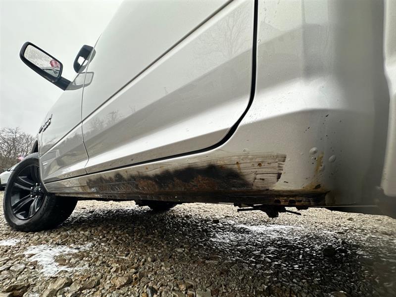 RAM 1500 Tradesman Quad Cab 4WD 2016