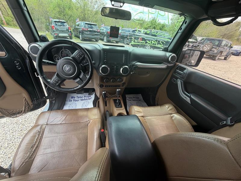 Jeep Wrangler Unlimited Sahara 4WD 2012