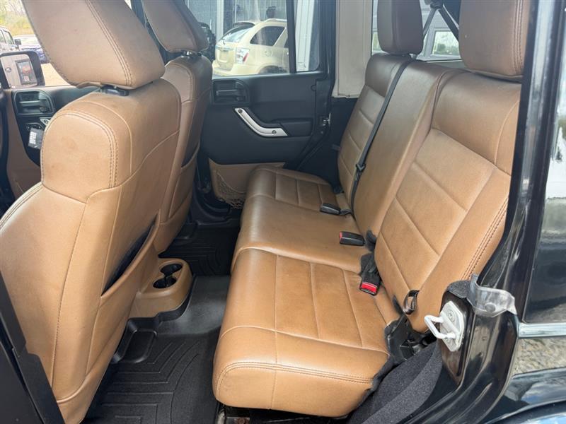 Jeep Wrangler Unlimited Sahara 4WD 2012