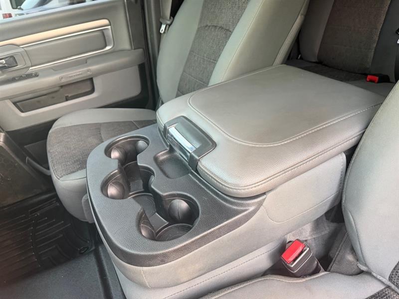 RAM 1500 SLT Quad Cab 4WD 2018