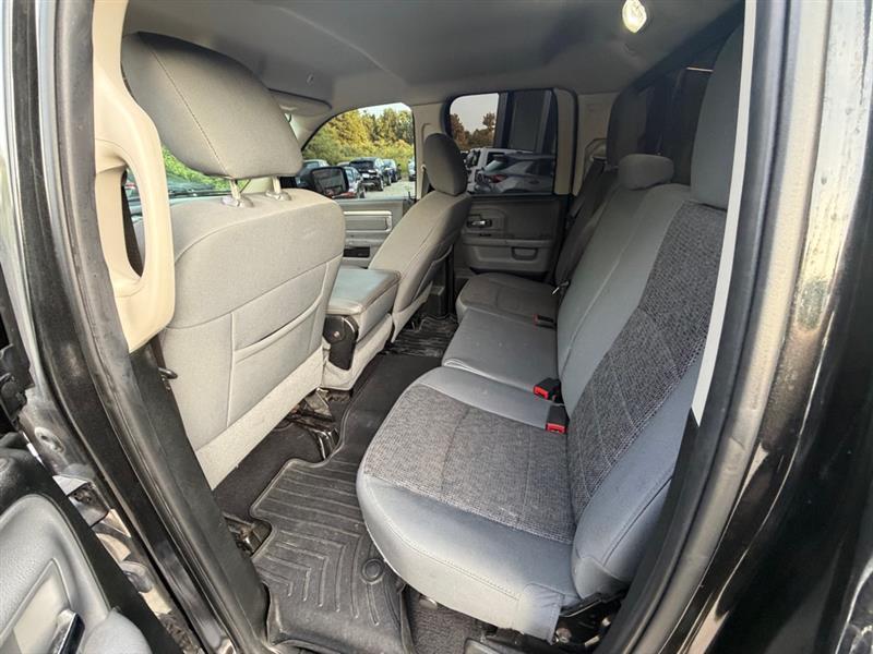 RAM 1500 SLT Quad Cab 4WD 2018