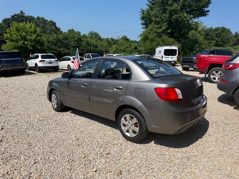 Kia Rio Base 2010