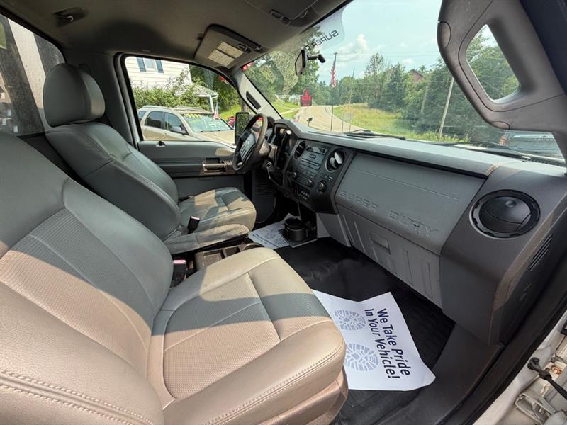Ford F-550 Regular Cab DRW 2WD 2011