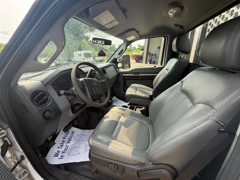 Ford F-550 Regular Cab DRW 2WD 2011