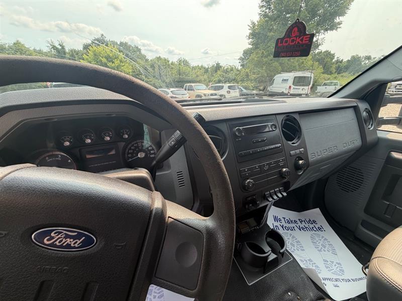 Ford F-550 Regular Cab DRW 2WD 2011