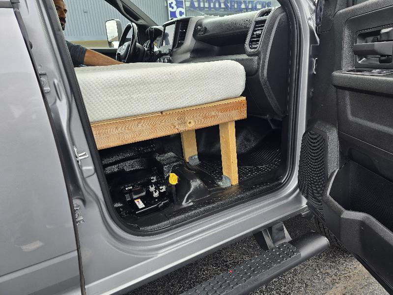 RAM 3500 Crew Cab 2WD DRW 2022