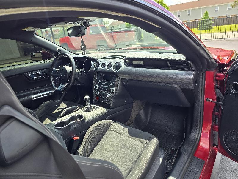 Ford Mustang GT Premium Coupe 2016
