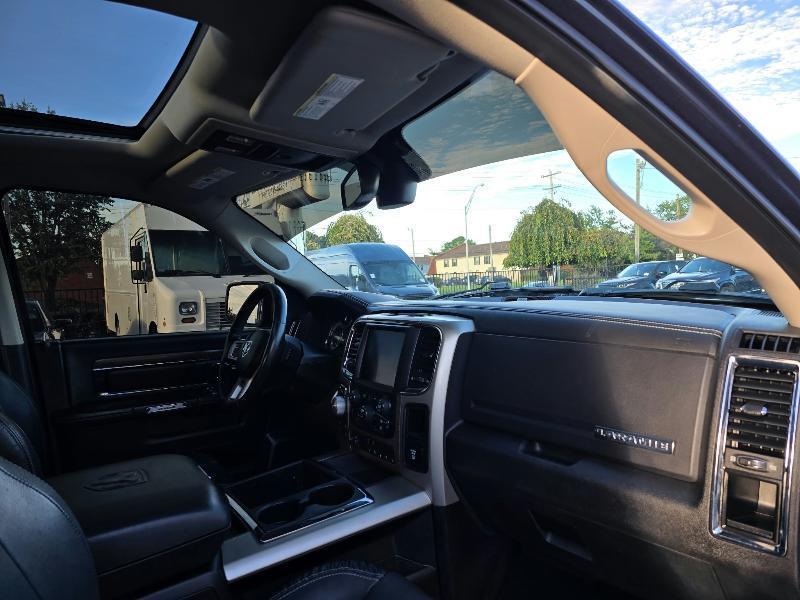 RAM 1500 Laramie Crew Cab SWB 4WD 2014