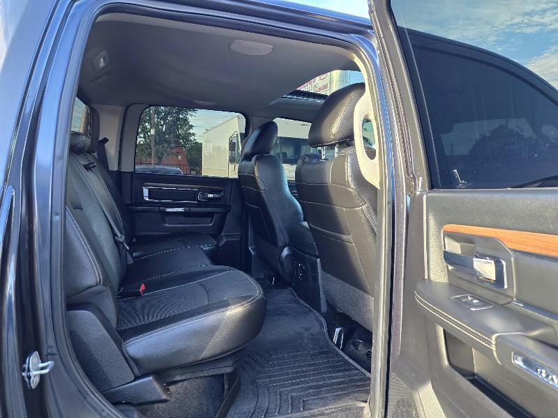 RAM 1500 Laramie Crew Cab SWB 4WD 2014