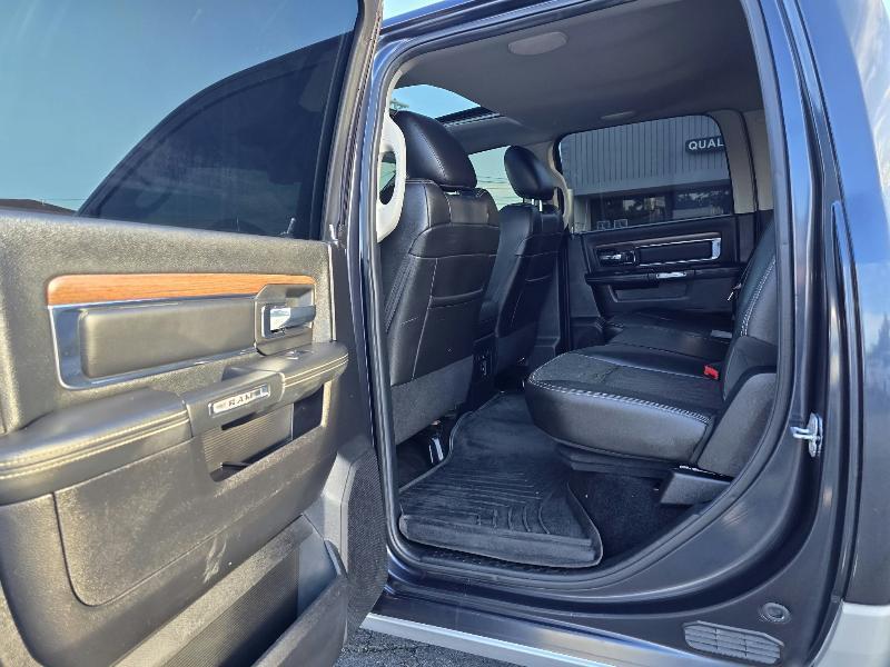 RAM 1500 Laramie Crew Cab SWB 4WD 2014