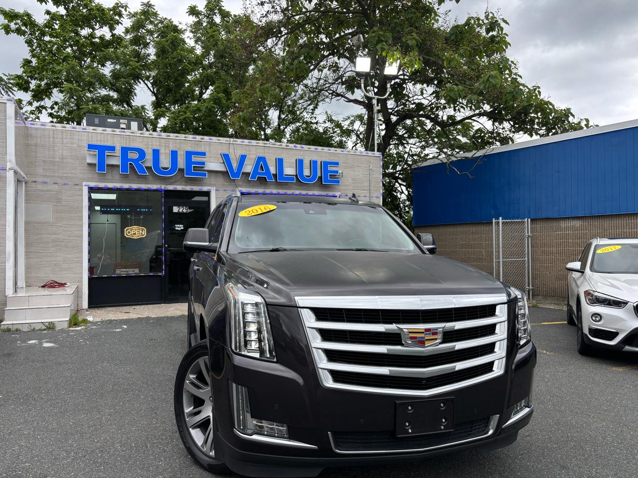 2016 Cadillac Escalade AWD Luxury's photo
