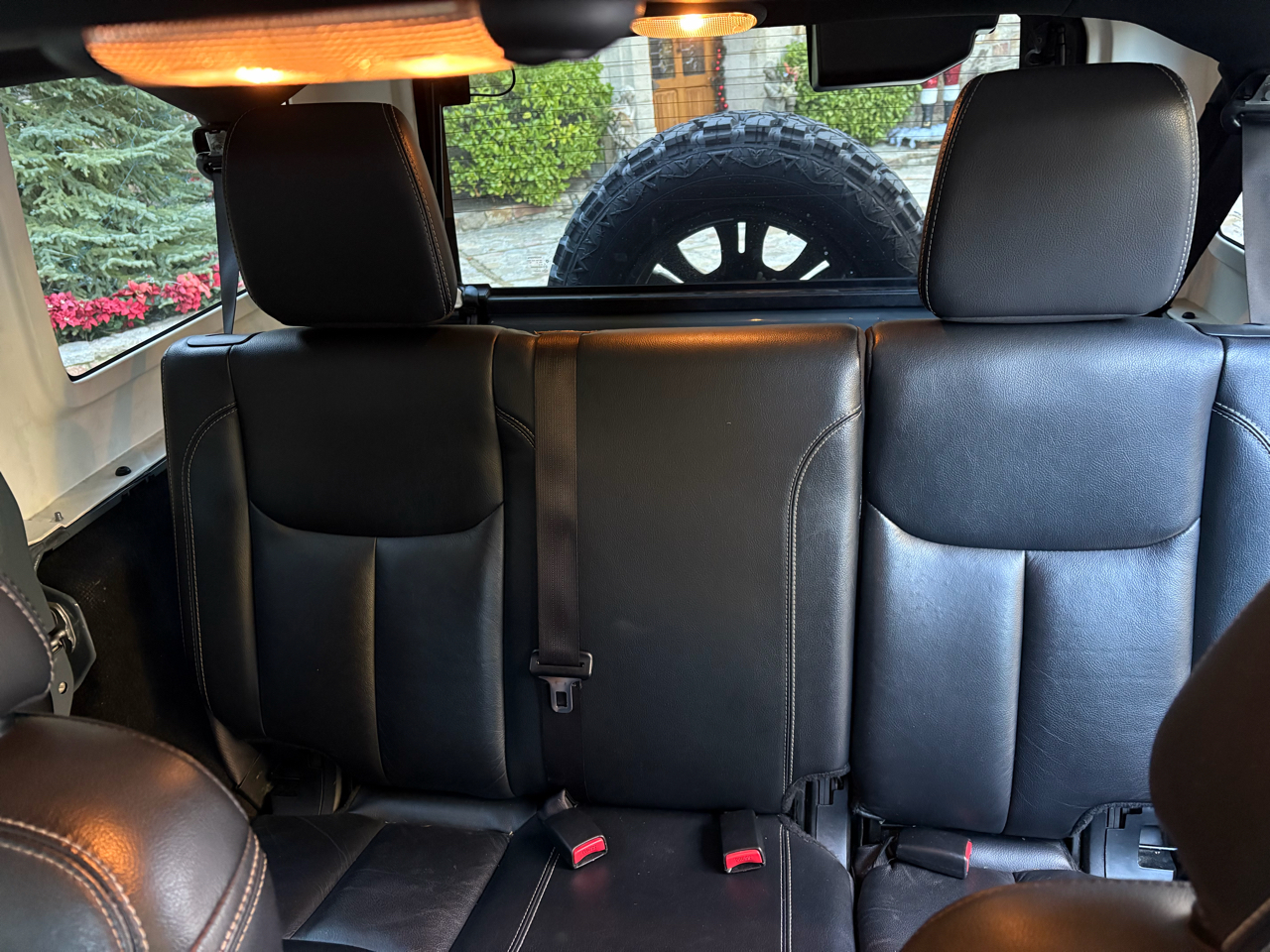 Jeep Wrangler Unlimited Sahara 4WD 2014