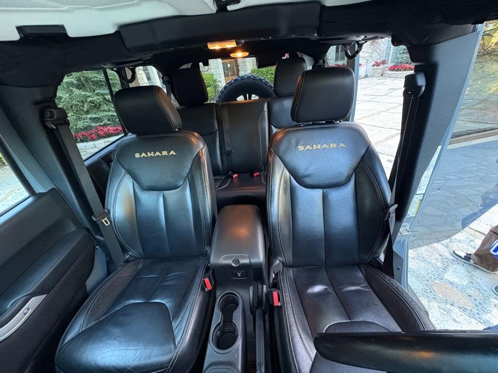 Jeep Wrangler Unlimited Sahara 4WD 2014