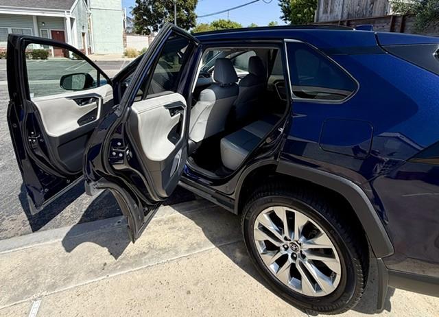 Toyota RAV4 Limited 2019