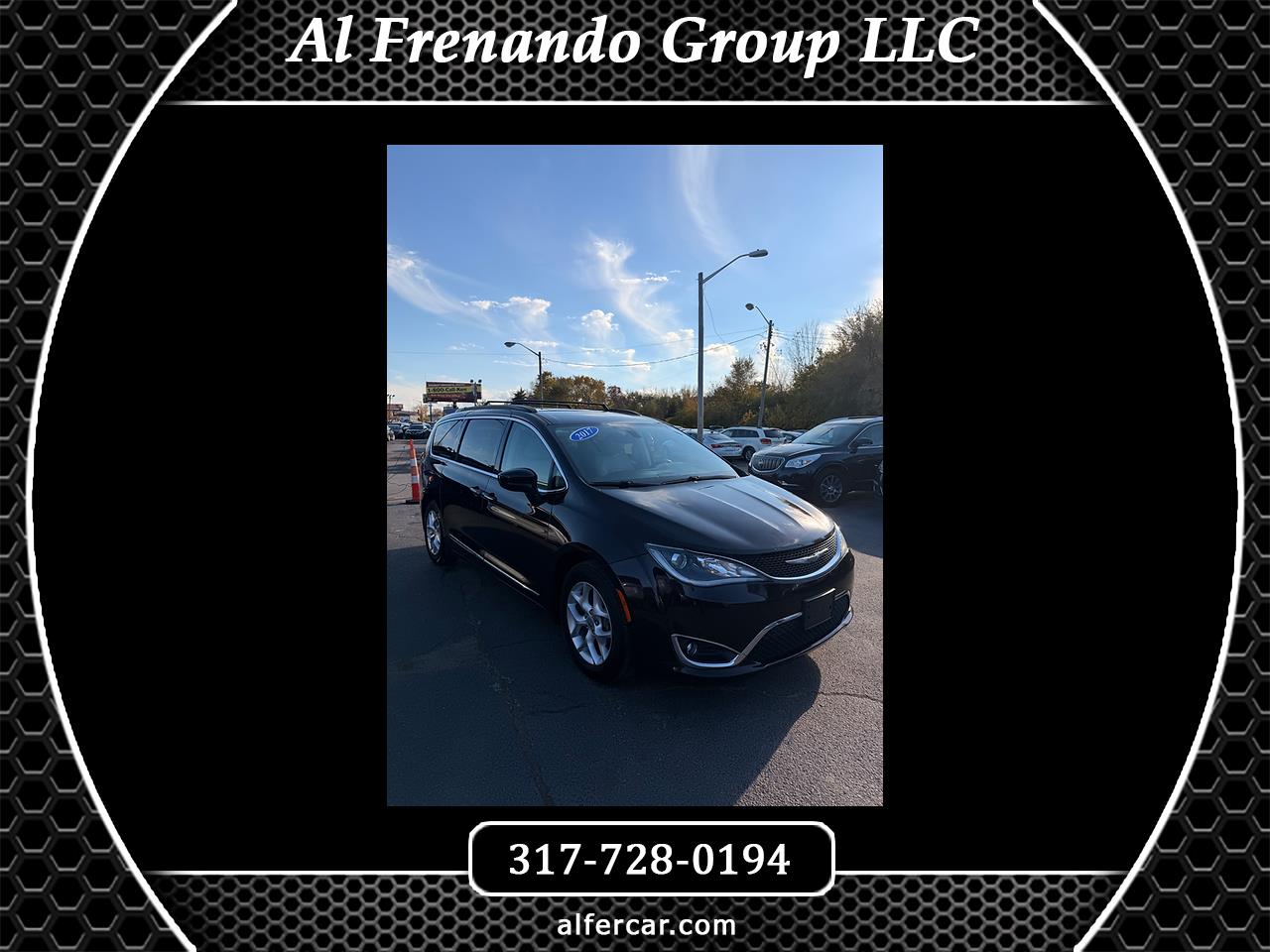 2017 Chrysler Pacifica Touring-L's photo