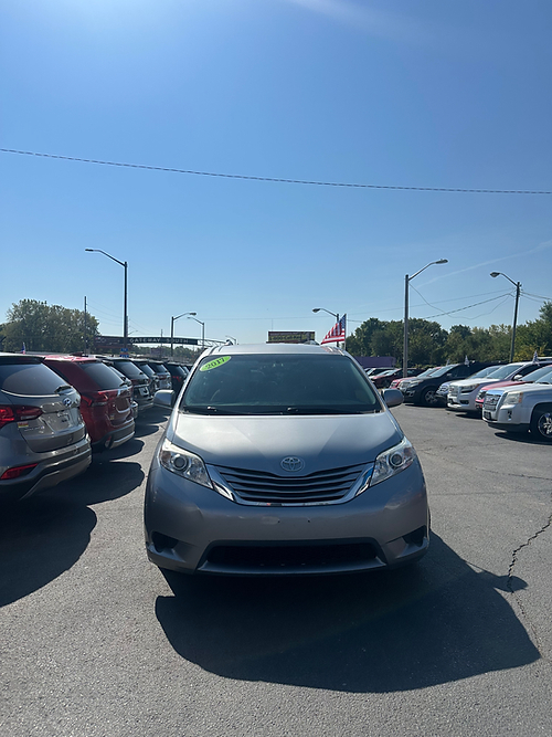 Toyota Sienna LE 8-Passenger 2017