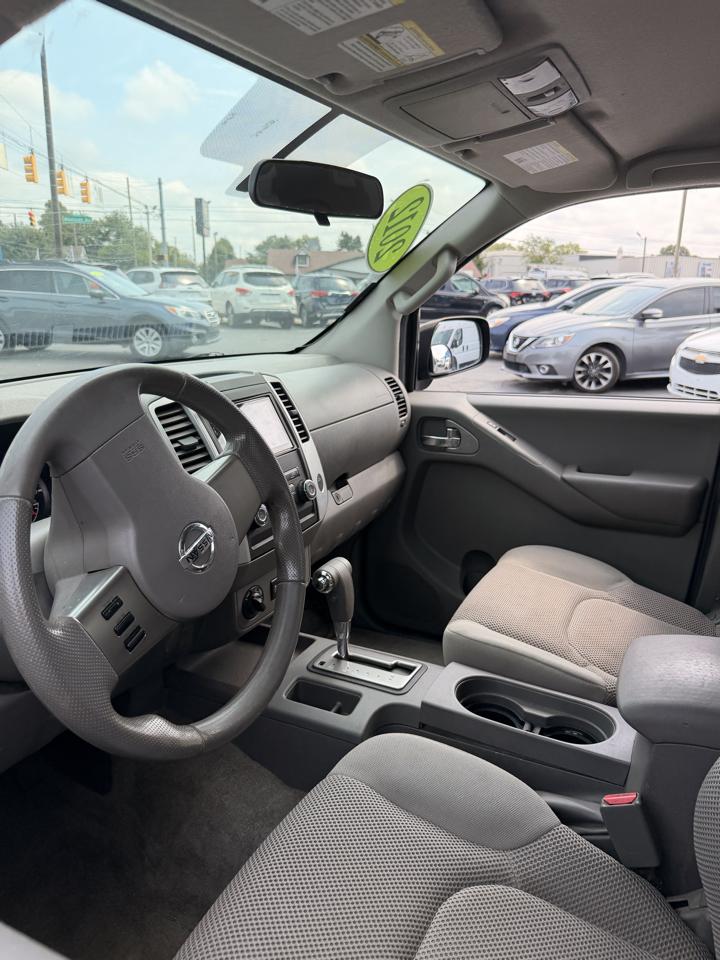 Nissan Frontier XE-V6 2012