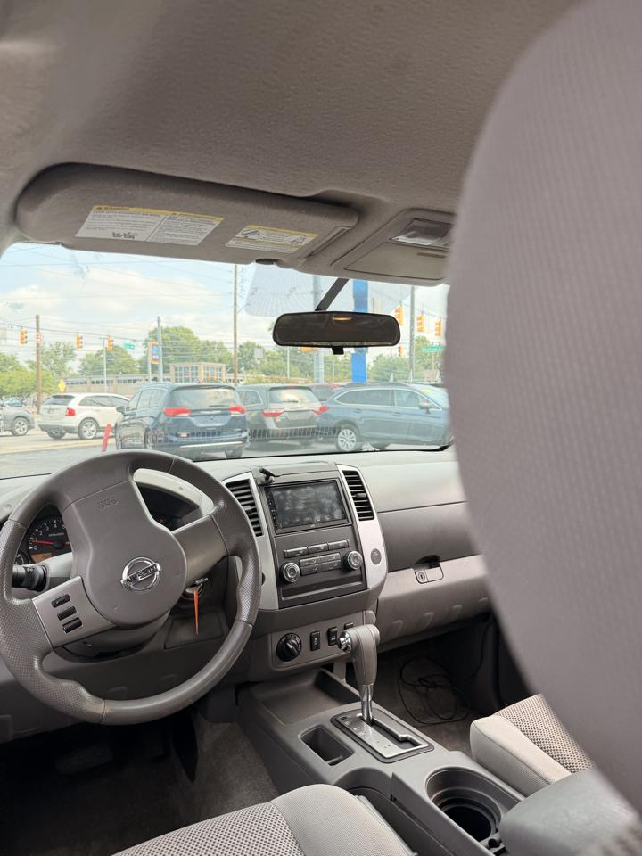 Nissan Frontier XE-V6 2012