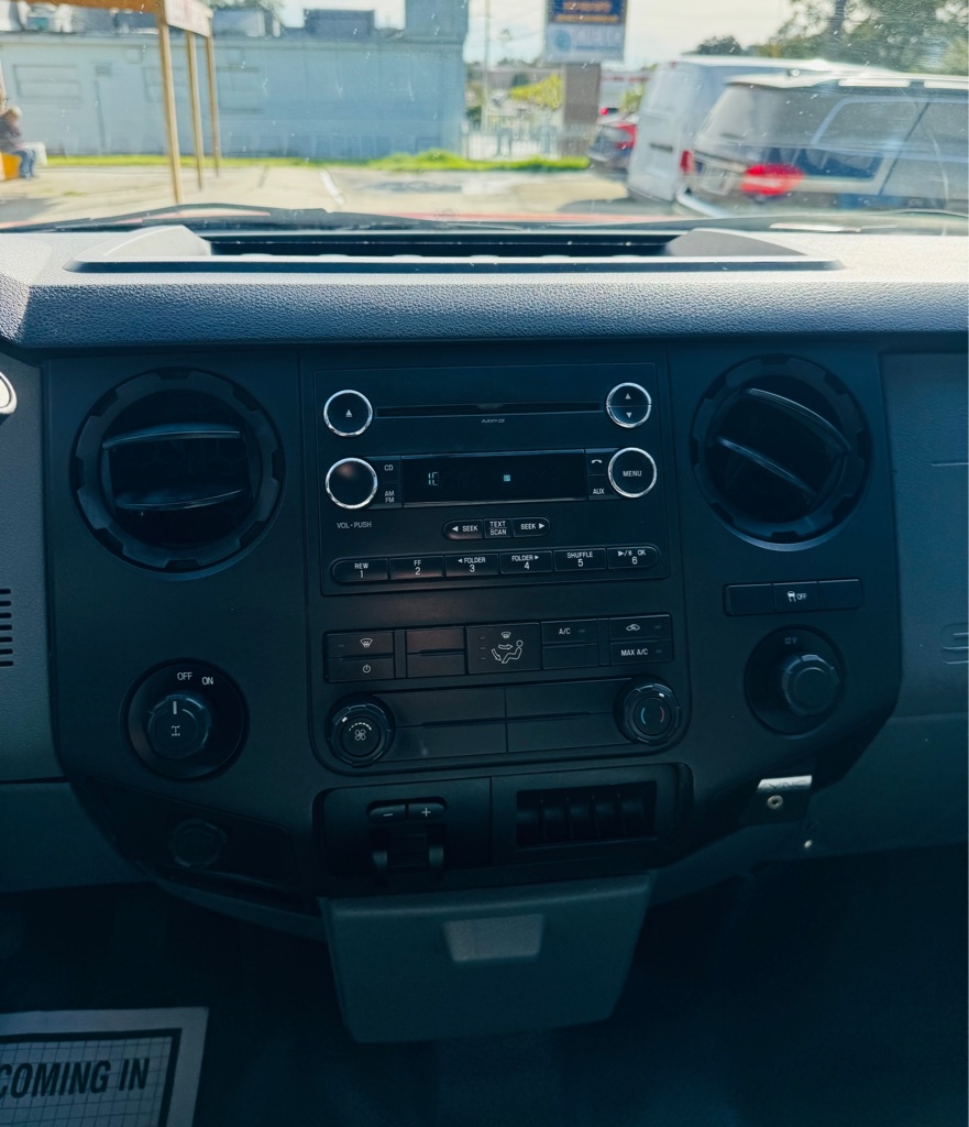 Ford F-250 SD XL Crew Cab 2WD 2015