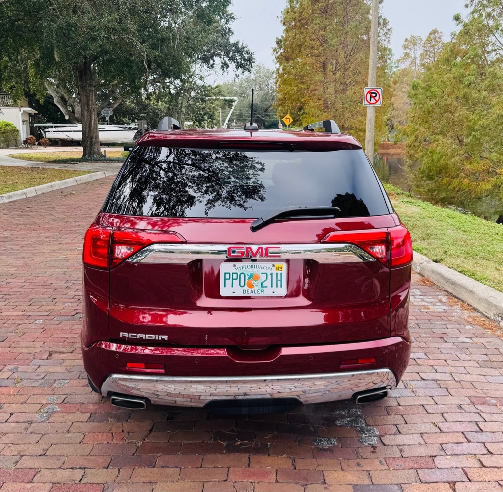 GMC Acadia Denali 2017