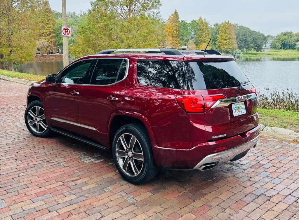 GMC Acadia Denali 2017