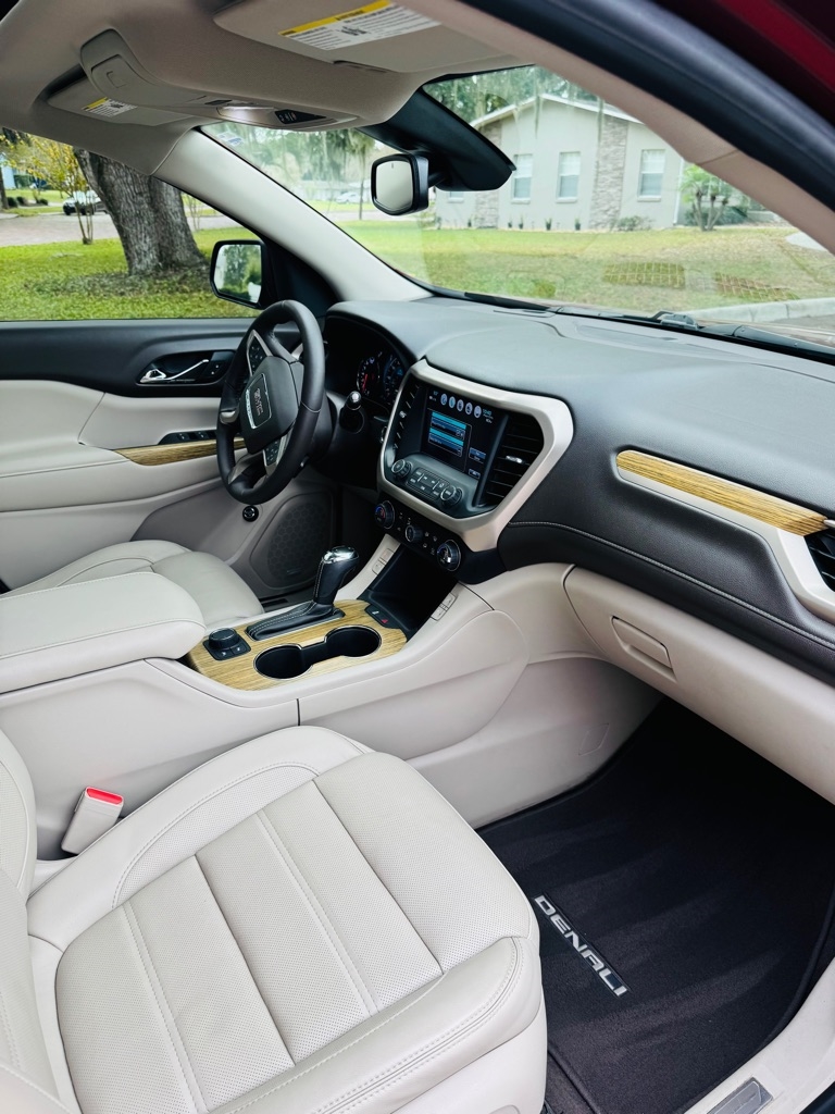 GMC Acadia Denali 2017