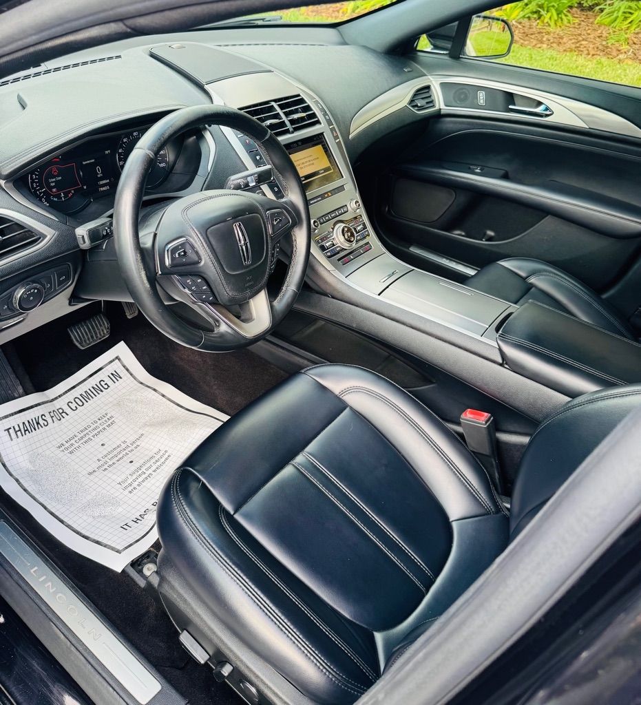 Lincoln MKZ Base 2019