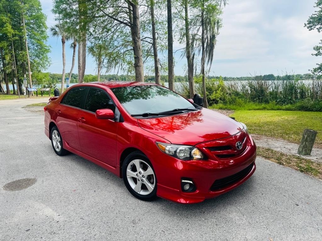 Toyota Corolla L 5-Speed MT 2013