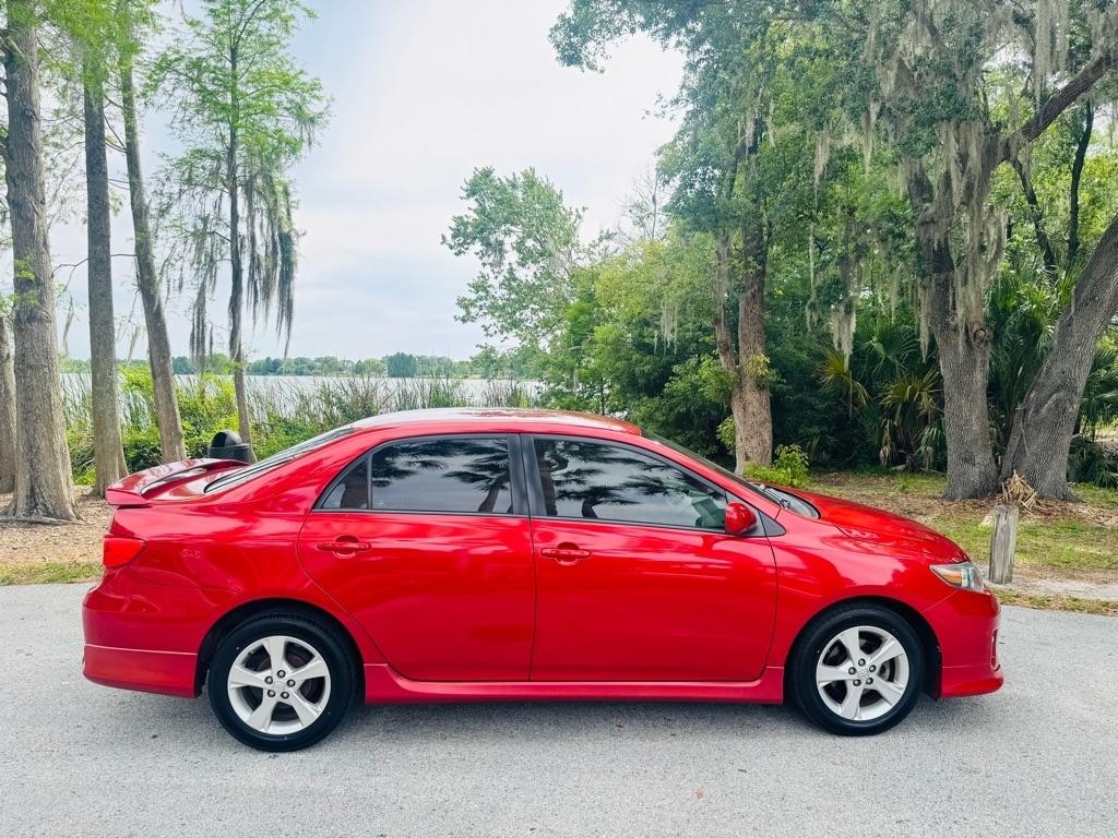 Toyota Corolla L 5-Speed MT 2013