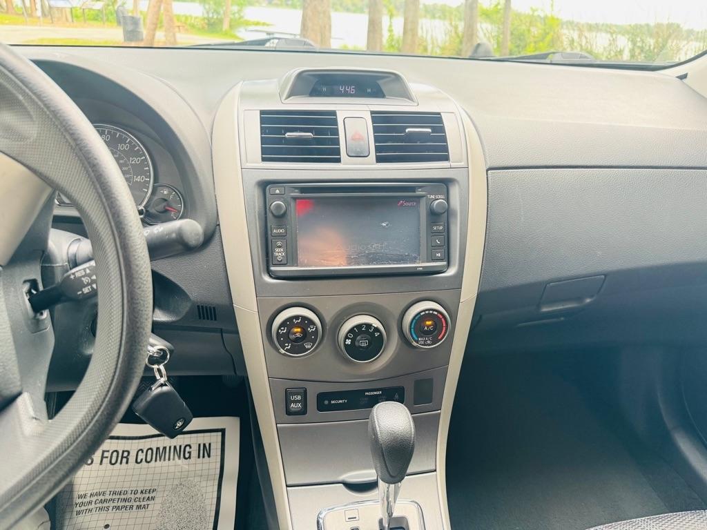 Toyota Corolla L 5-Speed MT 2013