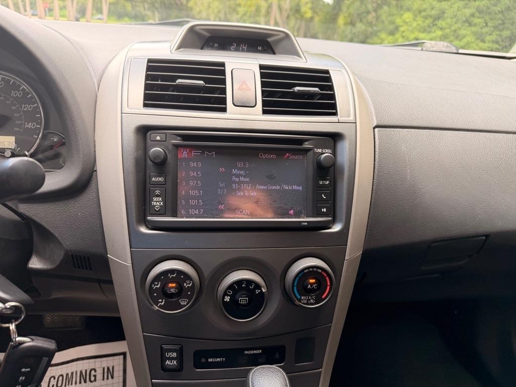 Toyota Corolla L 5-Speed MT 2013