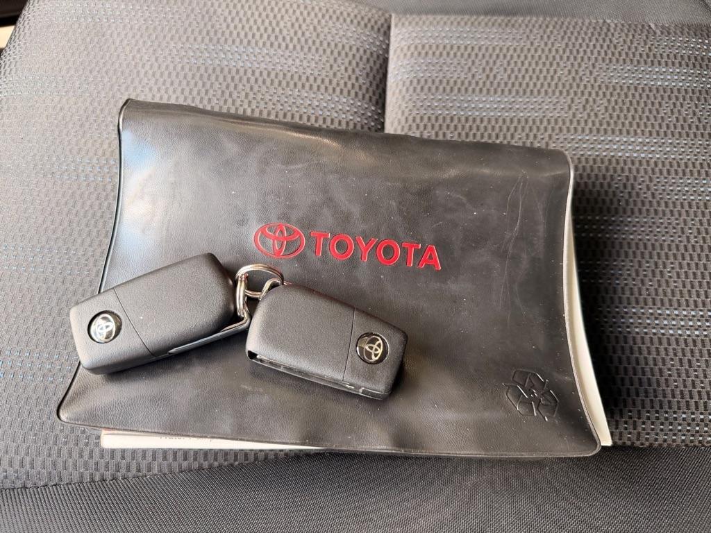 Toyota Corolla L 5-Speed MT 2013