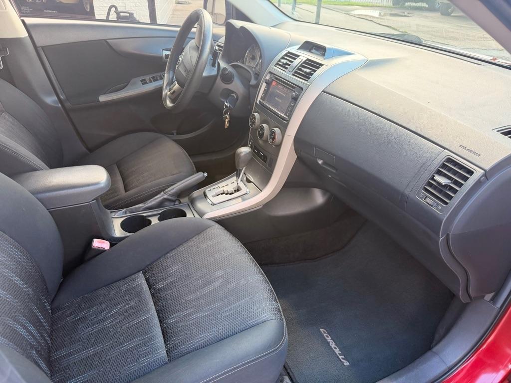 Toyota Corolla S 4-Speed AT 2013