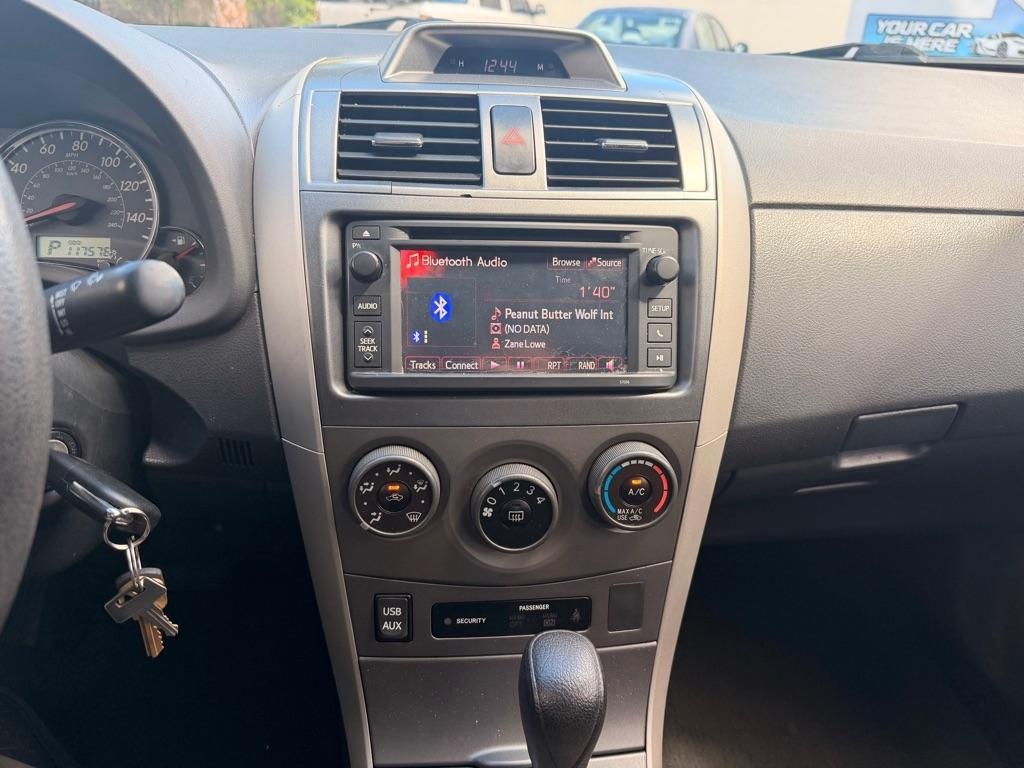 Toyota Corolla S 4-Speed AT 2013