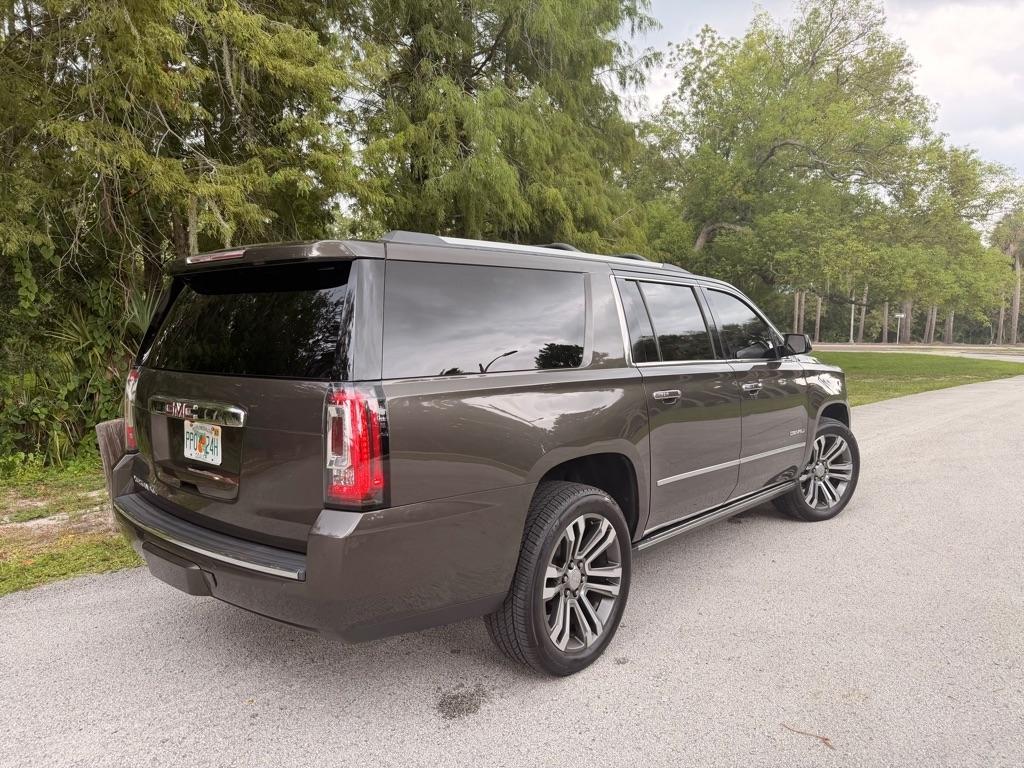 GMC Yukon XL Denali 4WD 2019