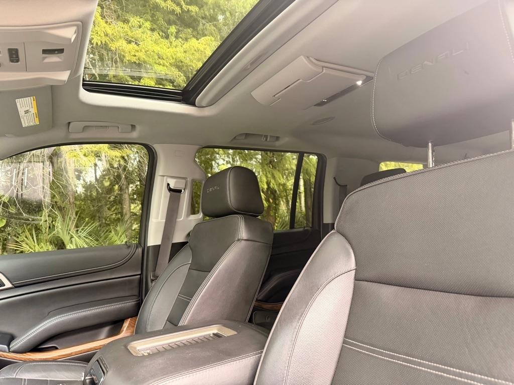 GMC Yukon XL Denali 4WD 2019